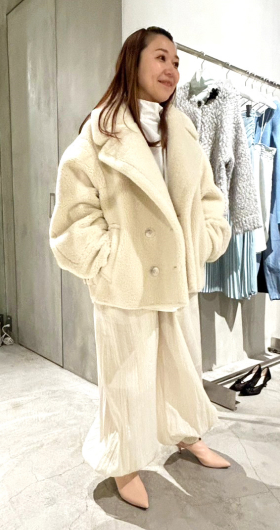 ホワイトワントーンコーディネート