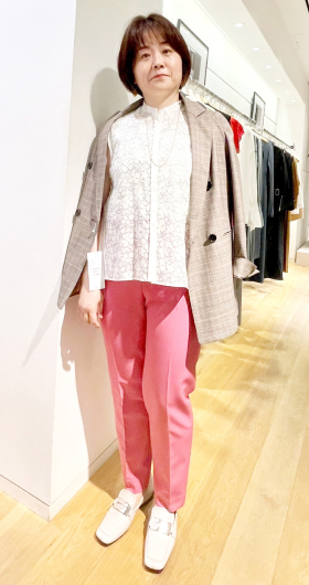 ピンク カラーパンツを使った春コーデ