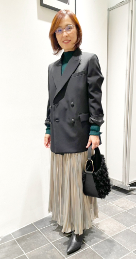 グレージャケットを使ったキレイめオフィスコーディネート